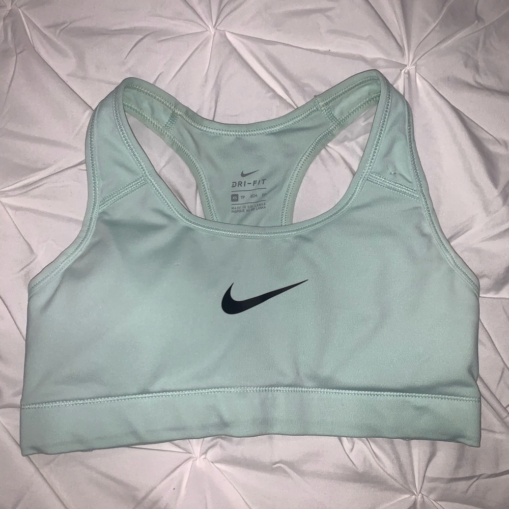 Nike pro sports bra